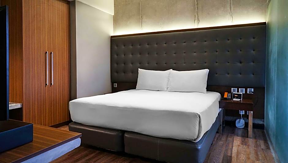 The B Hotel Quezon City (Multi Use Facility)