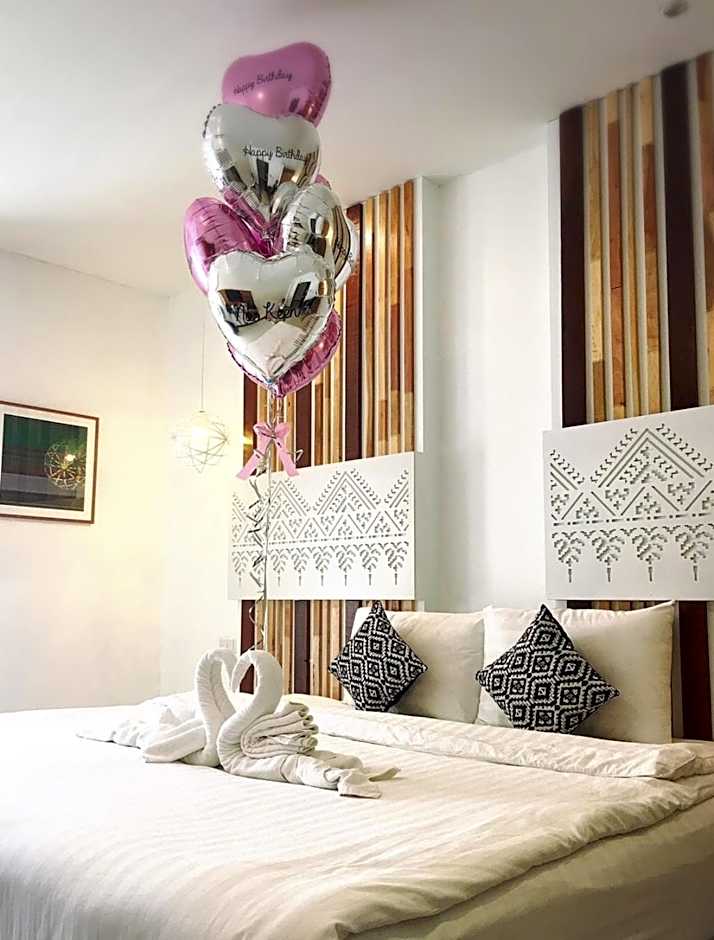 Photo 1 of 11 of Superior 1 King Bed