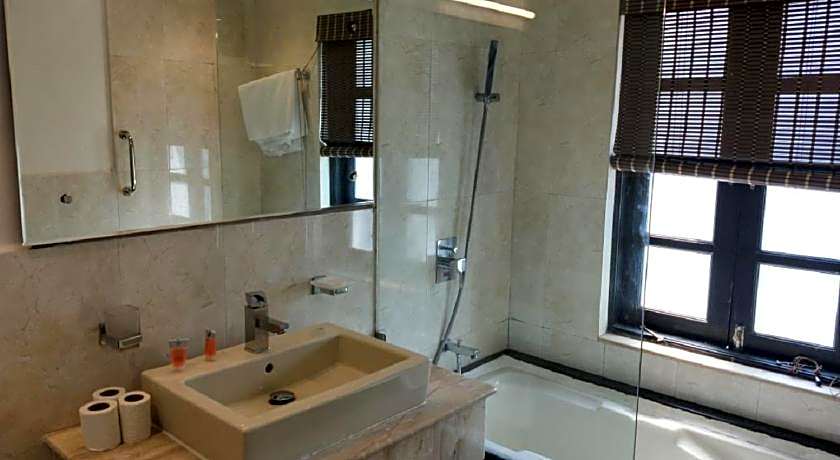 Silver Sands Hideaway Hotel