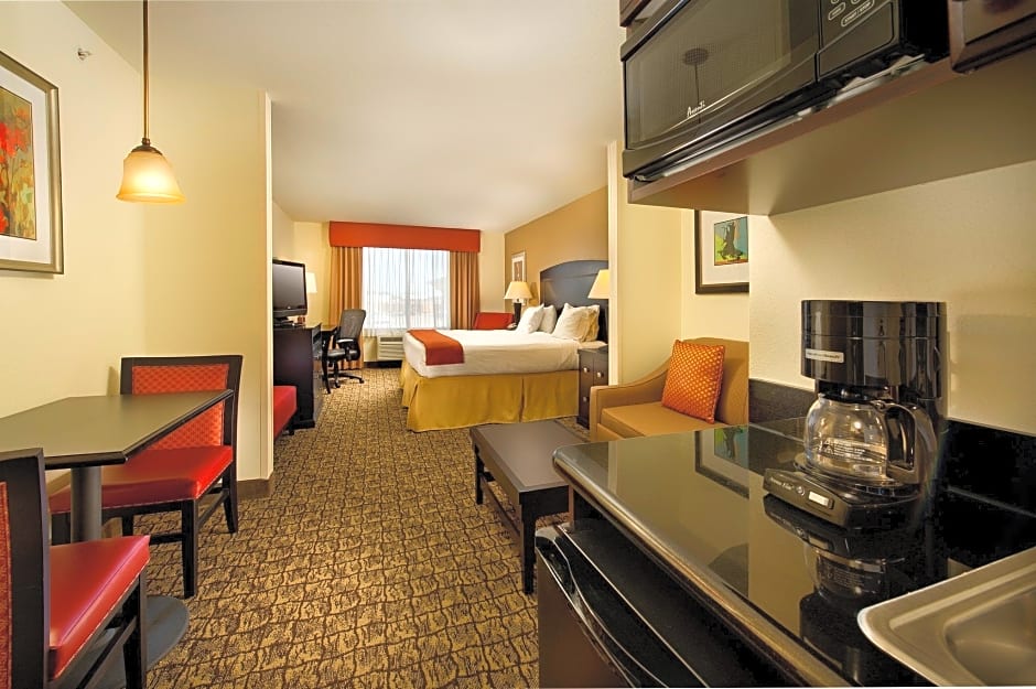 Holiday Inn Express Uvalde By IHG