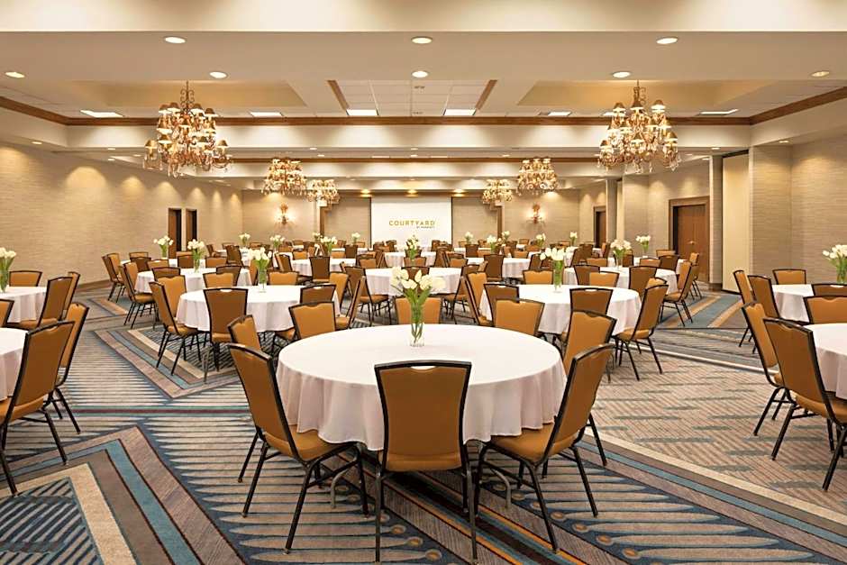 Courtyard by Marriott Farmington