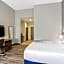 La Quinta Inn & Suites by Wyndham Miramar Beach-Destin