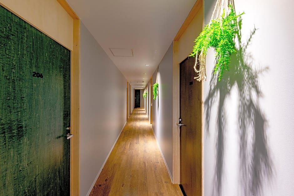 plat hostel keikyu minowa forest