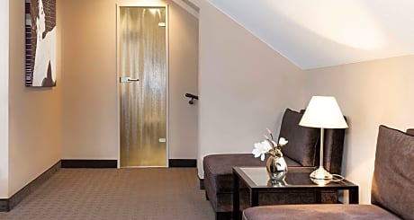 SUITE-1 DOUBLE BED,ELEGAN,MAISTE,SEPLVG,LSTYLE,FREWL,FRELCL