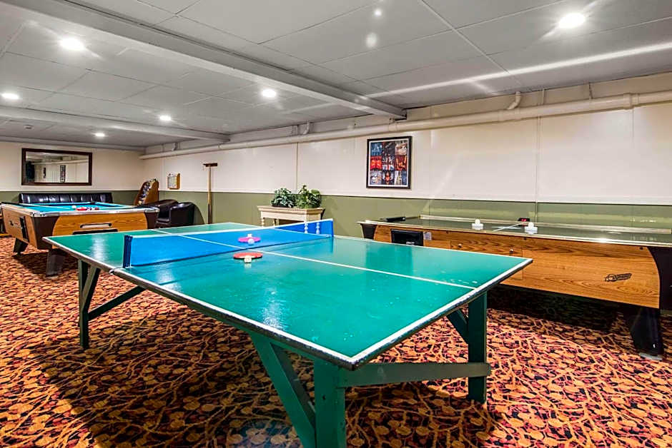 TiltonLodge Inn & Suites