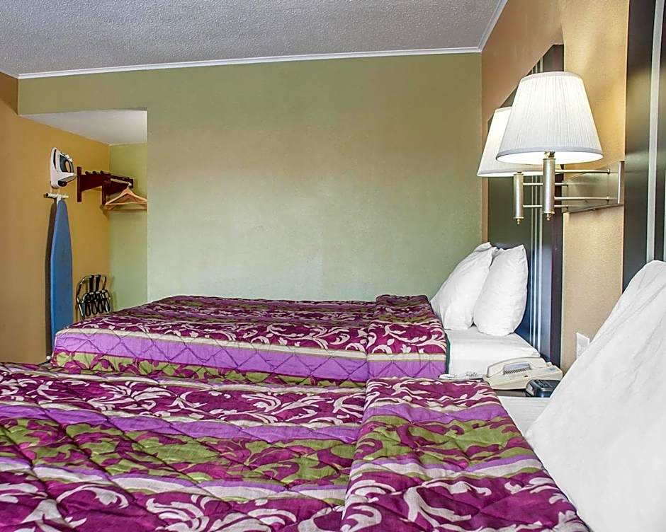 Amherst Inn & Suites
