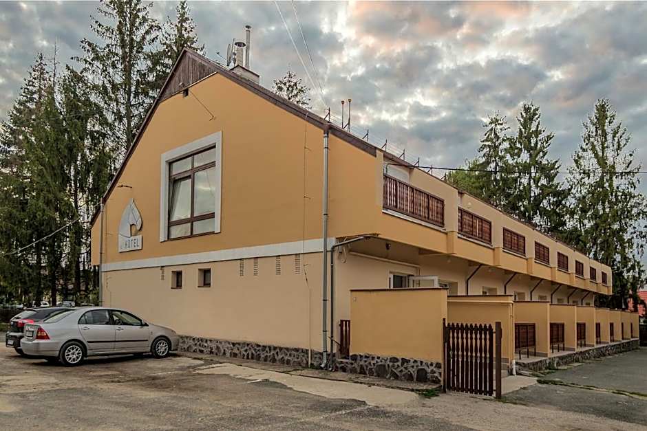 Lipicai Hotel és Étterem