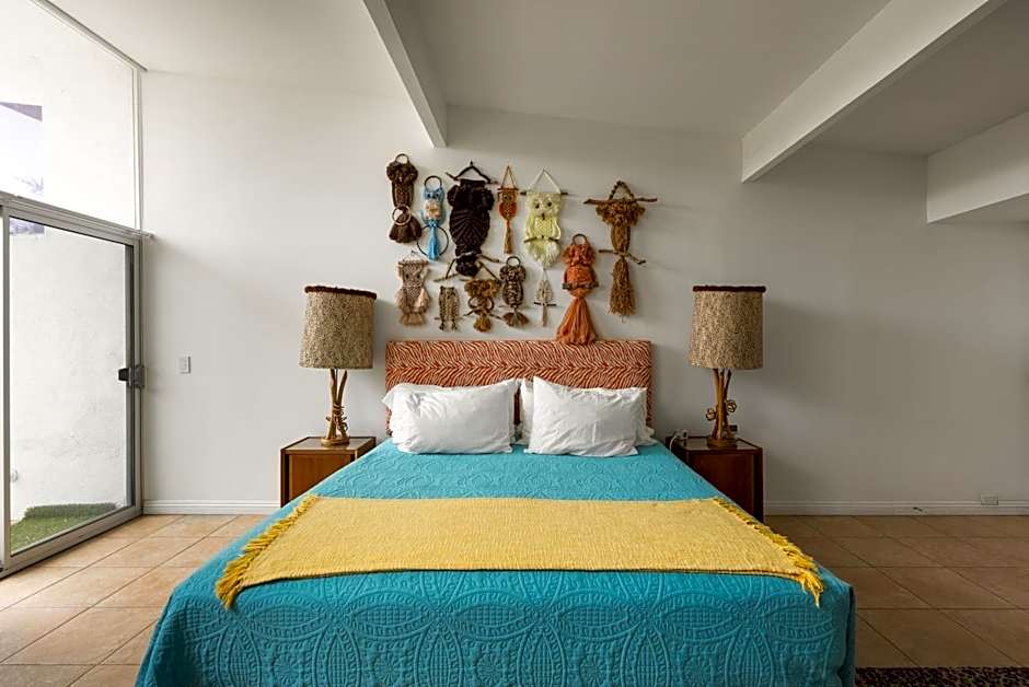 Monkey Tree Hotel by AvantStay Stylish Hotel in Palm Springs w Pool