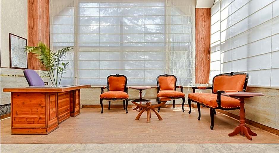 Hotel Snowcrests Manor