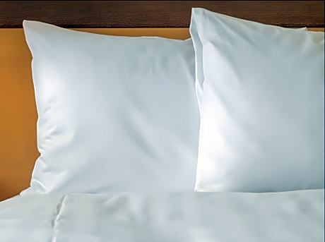2 Bed Hearing Accessible Non-smoking