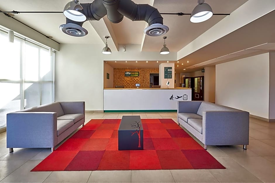 City Express Junior by Marriott Toluca Zona Industrial