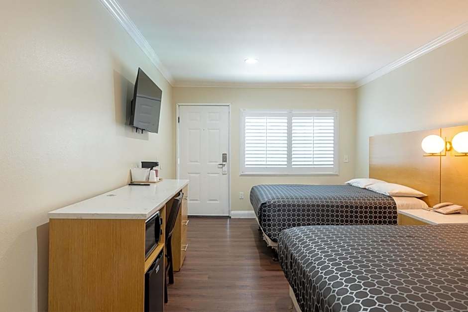 Hollywood City Inn