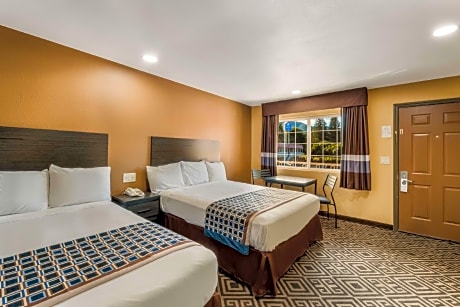 2 Double Beds Non-Smoking