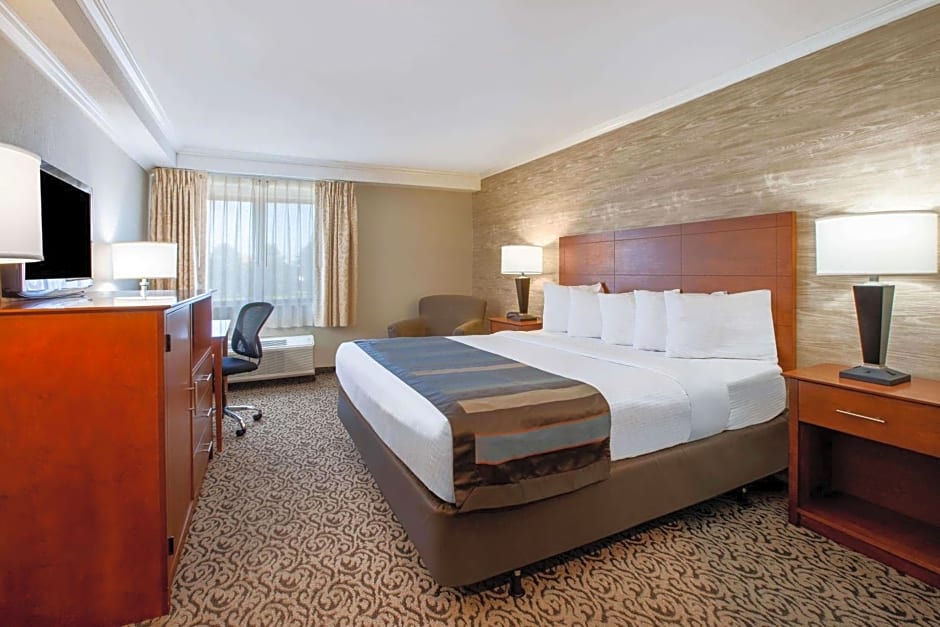 Wingate by Wyndham Detroit Metro Airport