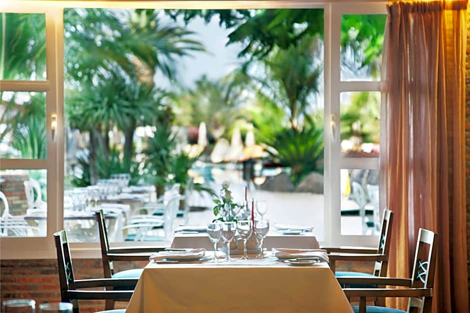 Adrián Hoteles Roca Nivaria