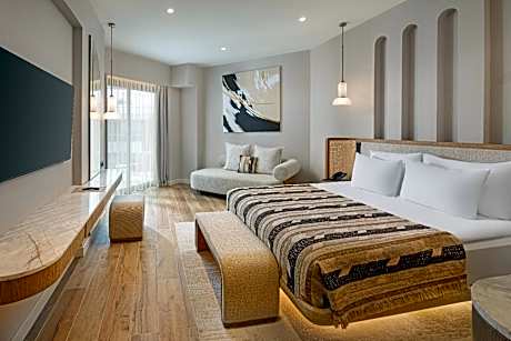 Superior Side Sea View