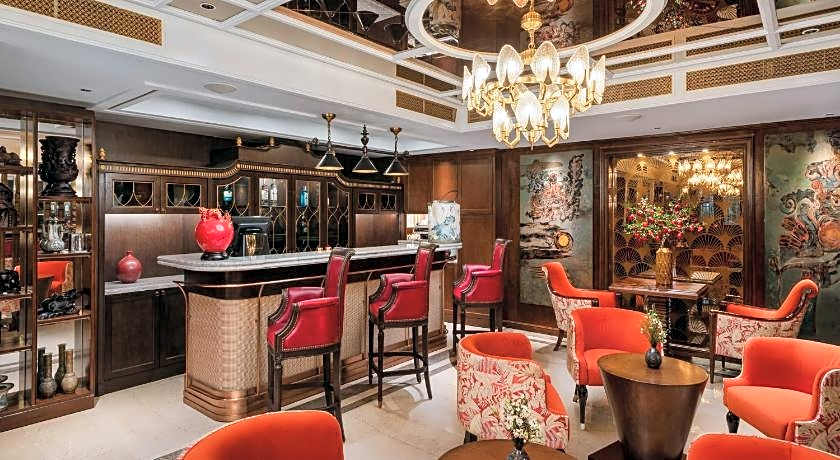 Peridot Gallery Classic Hotel