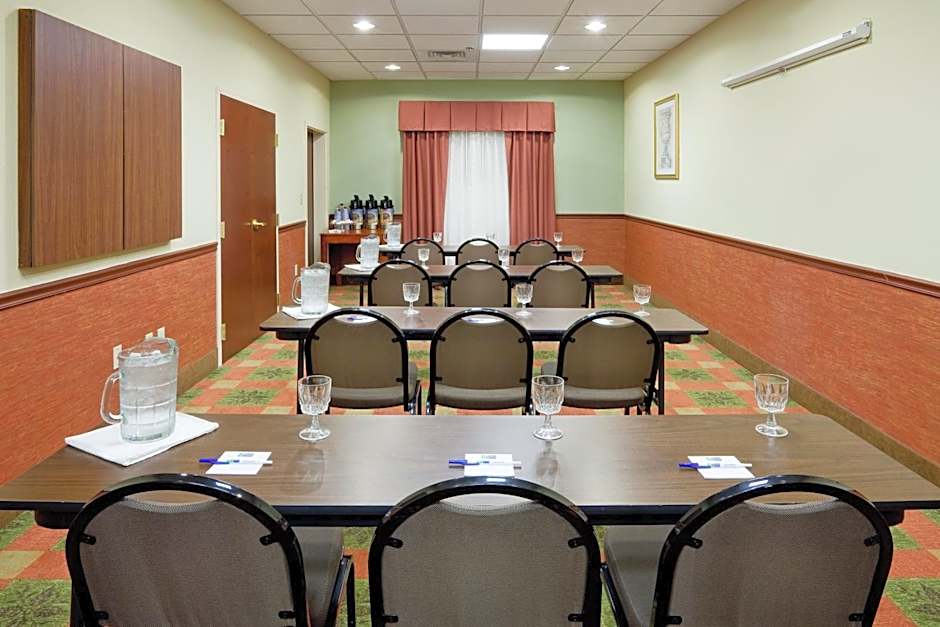 Holiday Inn Express and Suites Quakertown - Allentown Area By IHG