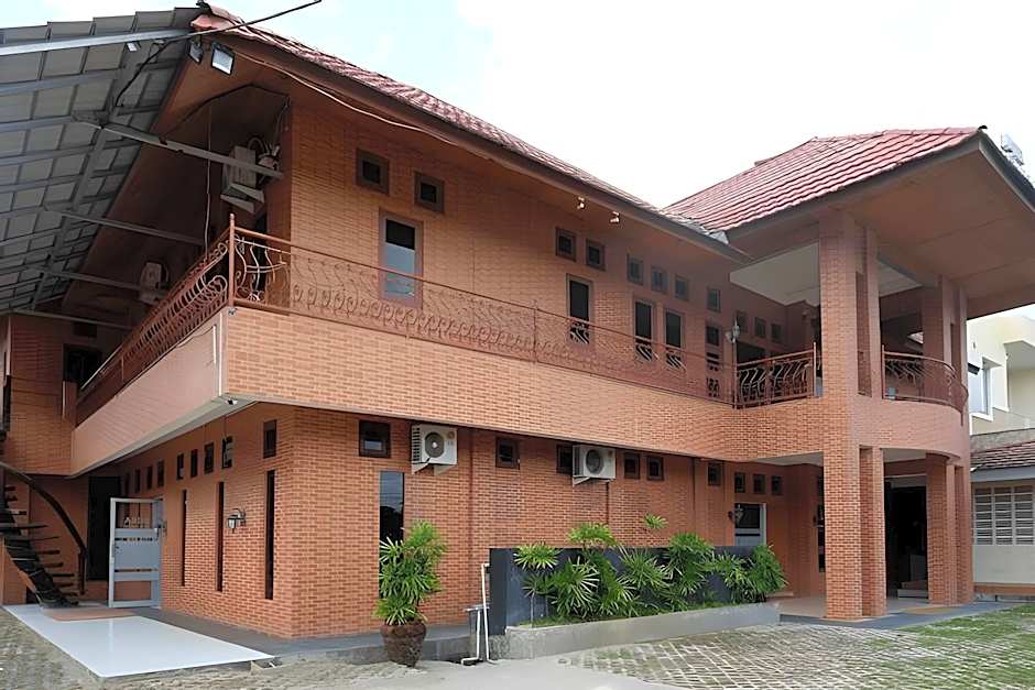 RedDoorz Plus @ Hotel Srikandi Kendari