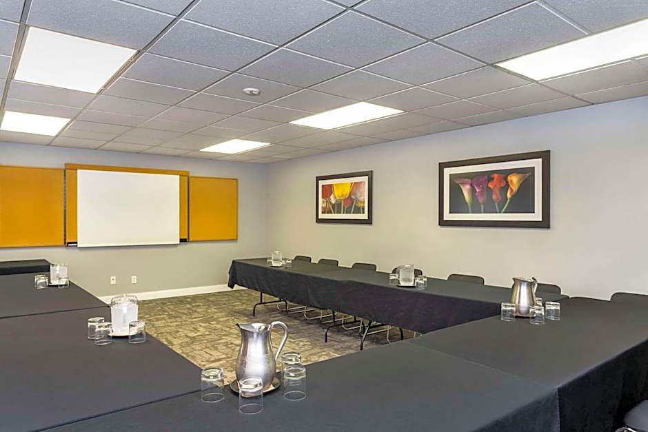 Quality Inn Downtown Inner Harbour