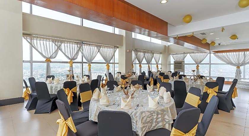 Crown Regency Hotel & Towers