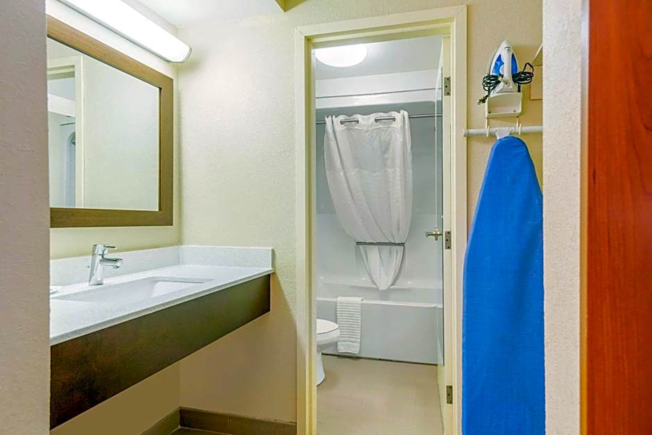 Quality Inn & Suites Olde Town