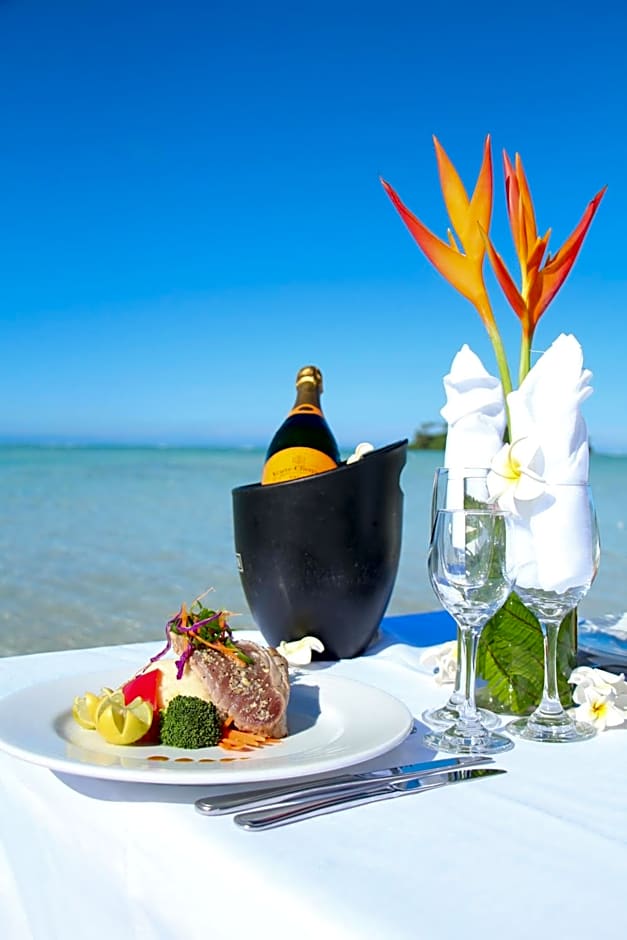 Muri Beach Club Hotel