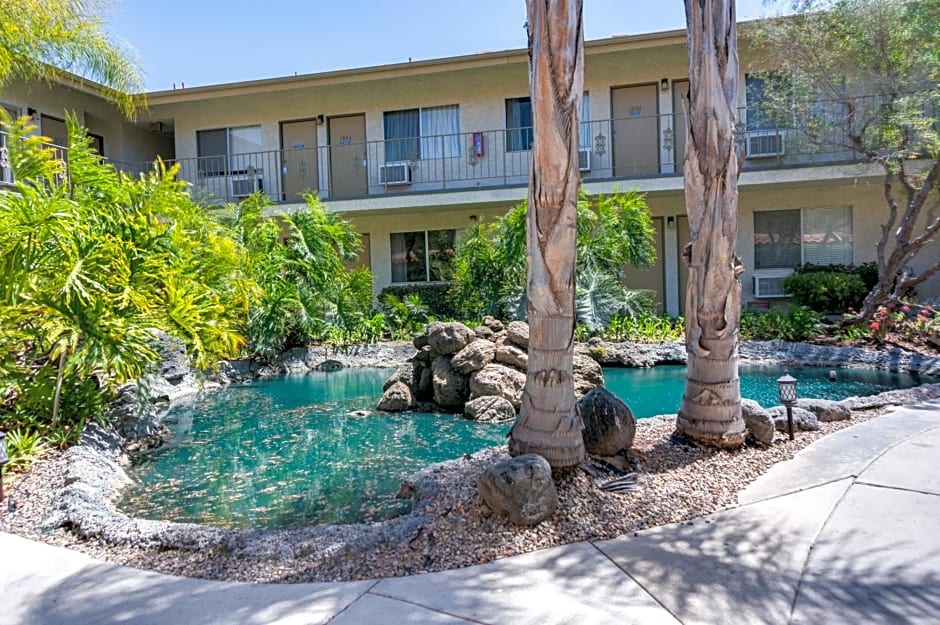 California Suites Hotel
