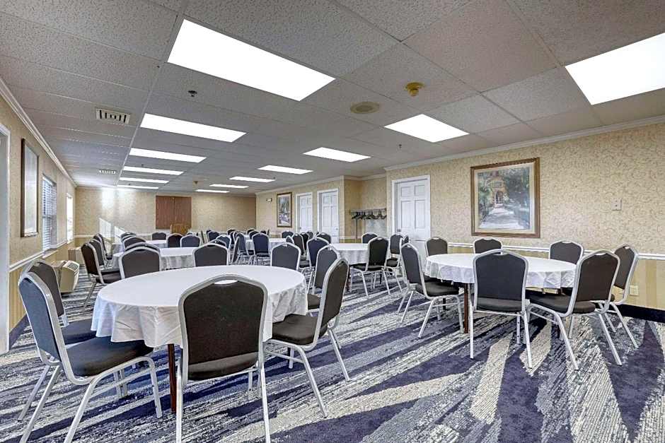 Comfort Suites Appleton Airport