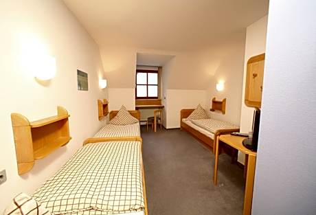 Quintuple Room (5 Adults)