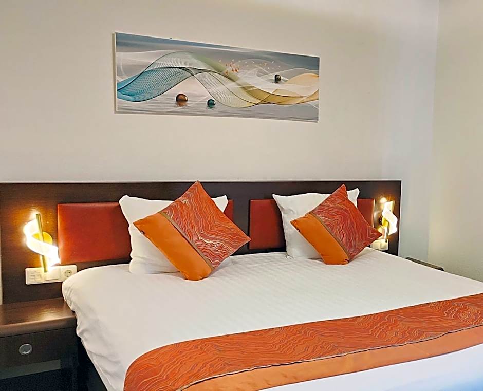 CN-Hotel