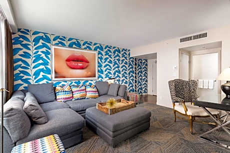 Opus Hotel
