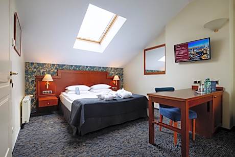 Deluxe Double or Twin Room