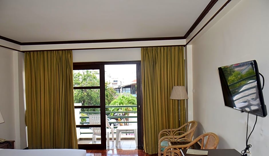 Puangpen Villa Hotel