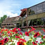 Hotel Canoe and Suites