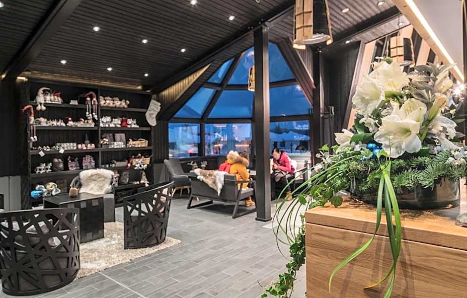 Santa's Igloos Arctic Circle