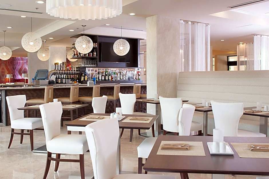 Delta Hotels by Marriott Orlando Lake Buena Vista