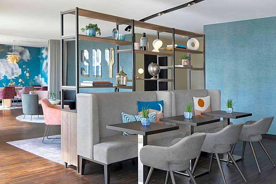 Renaissance by Marriott Zurich Tower Hotel