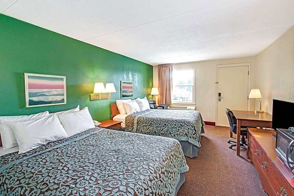 Photo 1 of 5 of 2 Queen Beds
