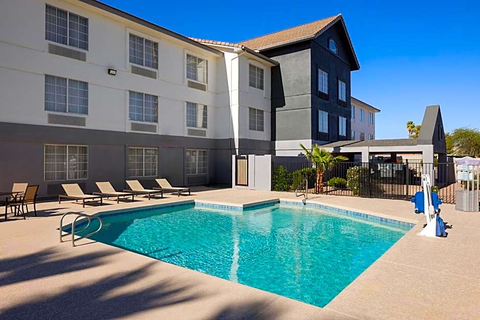 Garner Hotel Phoenix - Surprise By IHG