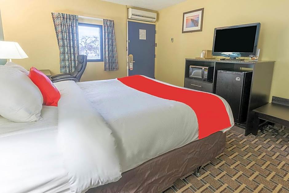 OYO Hotel Knoxville TN Cedar Bluff I-40