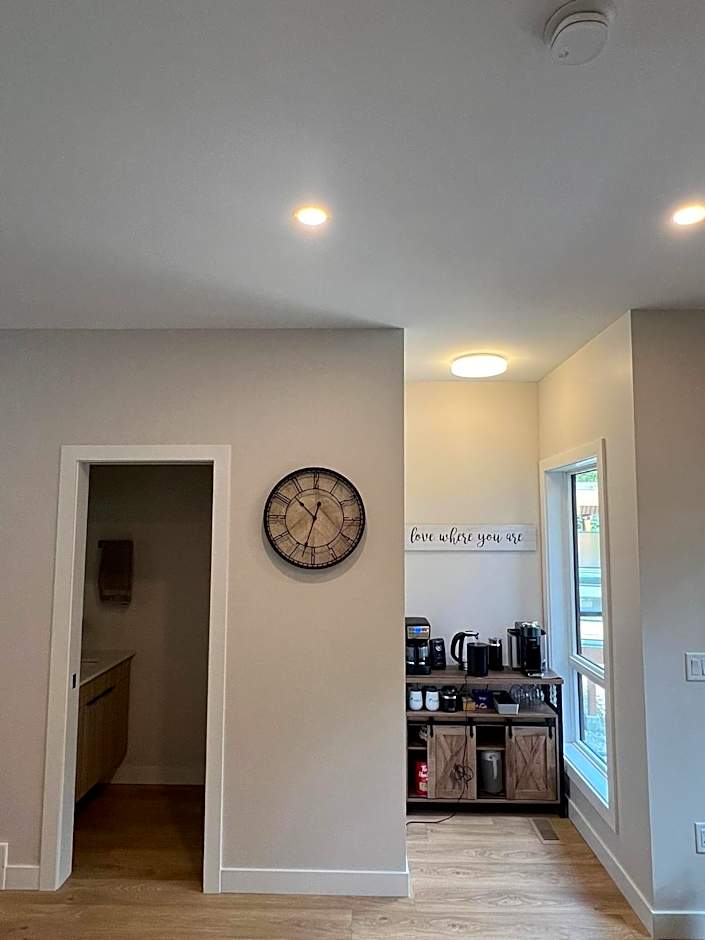 Private Hot Tub Ski In Ski Out Sleeps 9