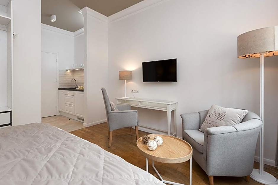 AVANTI Home