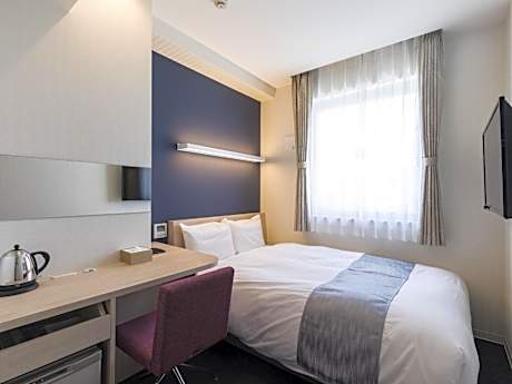 Single Room with Complimentary Light Breakfast - Non-Smoking