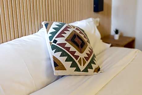 Double Room with Balcony and Shared Bathroom