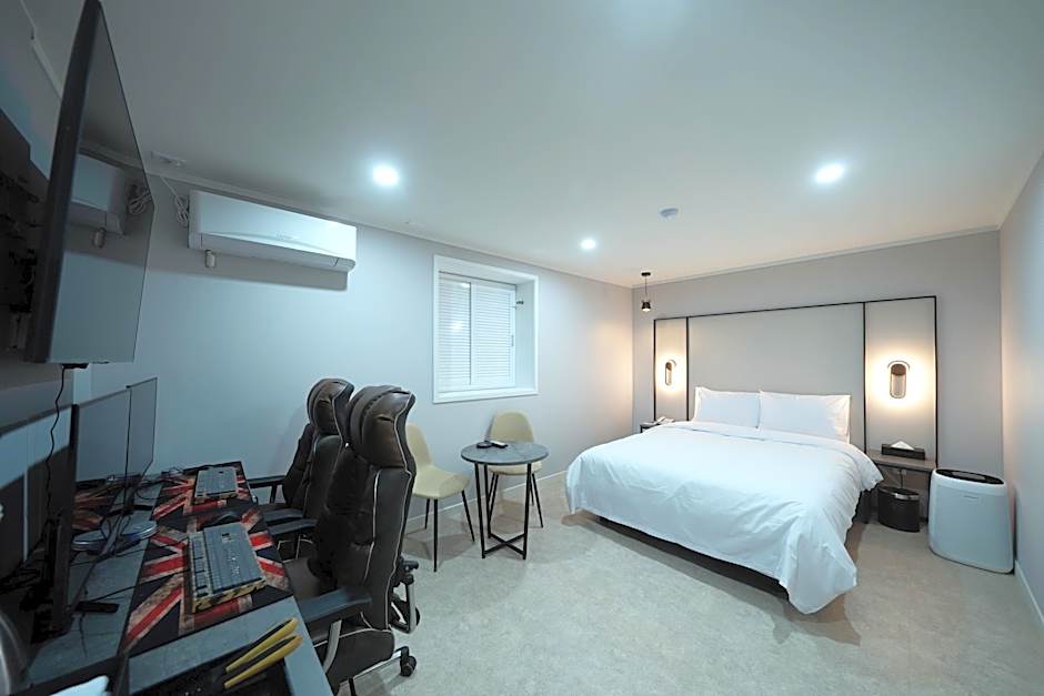 NINE HOTEL