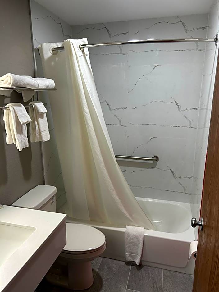Super 8 by Wyndham Lewiston Auburn Area