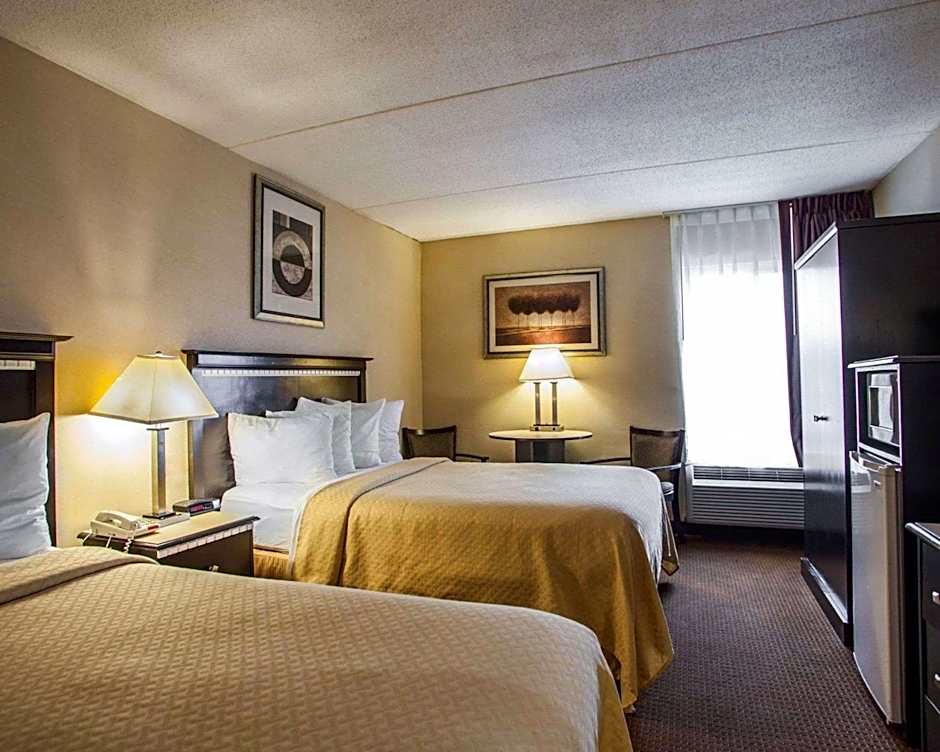 Quality Inn Aurora - Naperville Area