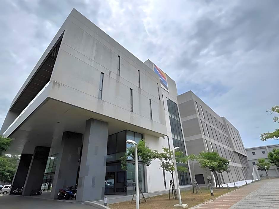 JANDA Golden Tulip Hotel