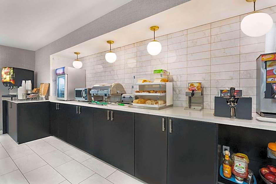 La Quinta Inn & Suites by Wyndham Hesperia Victorville